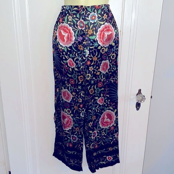 Mica multi colored embroidered look floral/birds polyester or silk black pants - Picture 1 of 7
